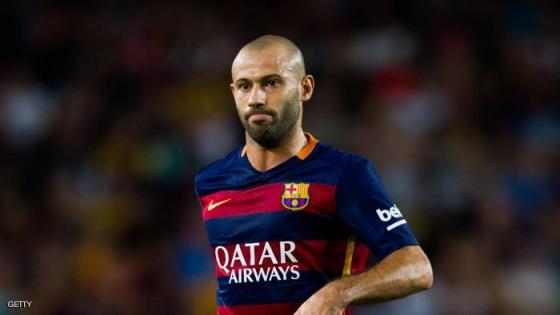 BARCELONA, SPAIN - AUGUST 29: Javier Mascherano of FC Barcelona runs with the ball during the La Liga match between FC Barcelona and Malaga CF at Camp Nou on August 29, 2015 in Barcelona, Spain. (Photo by Alex Caparros/Getty Images)